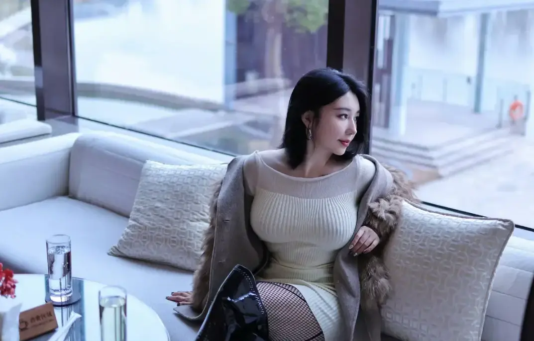 《教母三人行》Eliy短剧未删减完整版在线观看 - 教母godmom三部曲蓝光典藏 - 4K全集原版正片免费资源