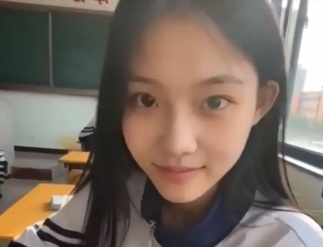我的十八岁女友无删减版在线观看_黄果AI短剧高甜治愈全集_4K蓝光画质免费播放
